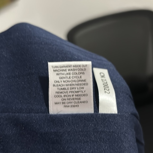 Navy blue, New York and Company extra large, mermaid hem skirt - Picture 6 of 7